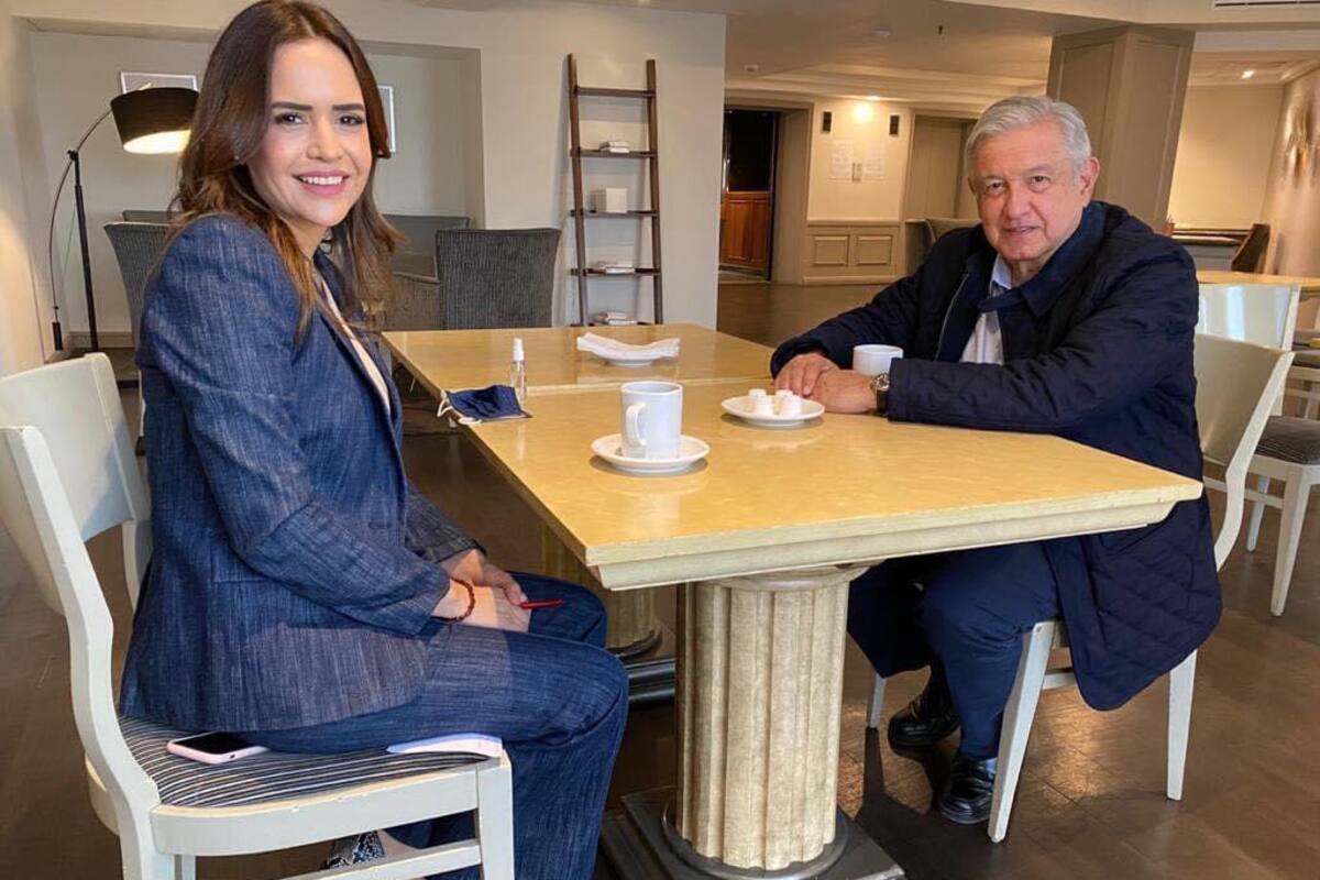AMLO desayuna con candidata de Morena al Gobierno de Nuevo León