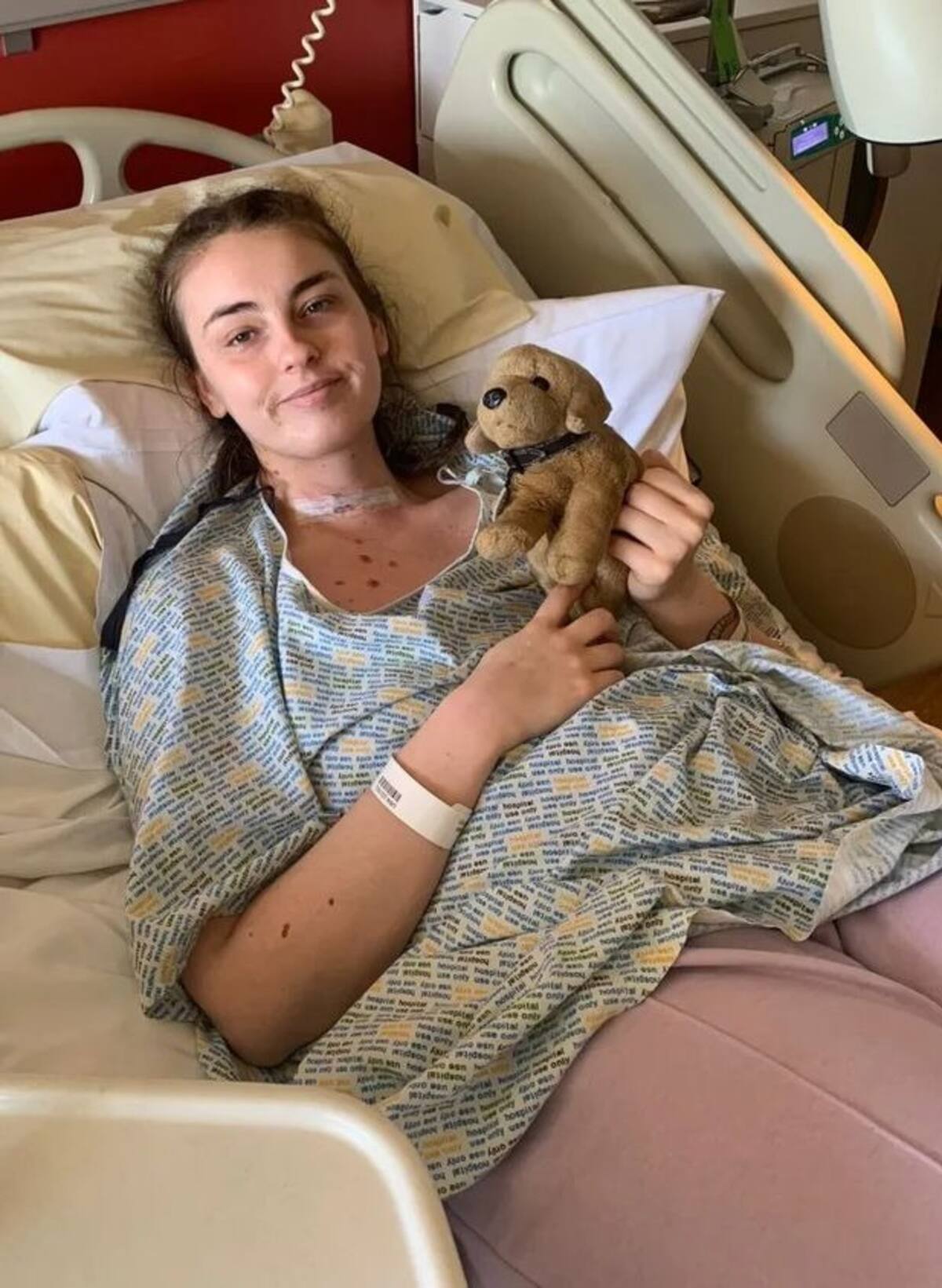 Después de 3 años sin tener respuestas, Antonia supo que lo que pensó era una alergia a su maquillaje, en realidad era cáncer.