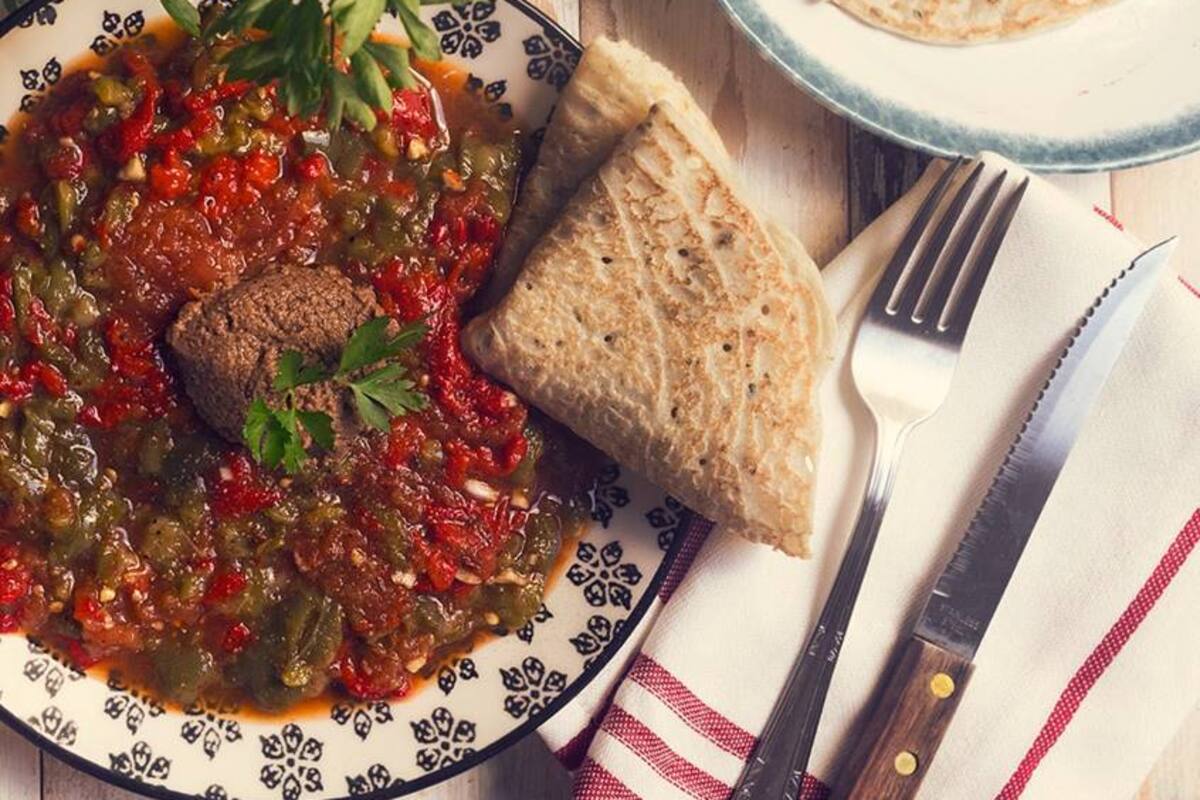Deliciosas ensaladas con verduras asadas