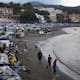 Desalojan asentamiento migrante en playa de Ceuta