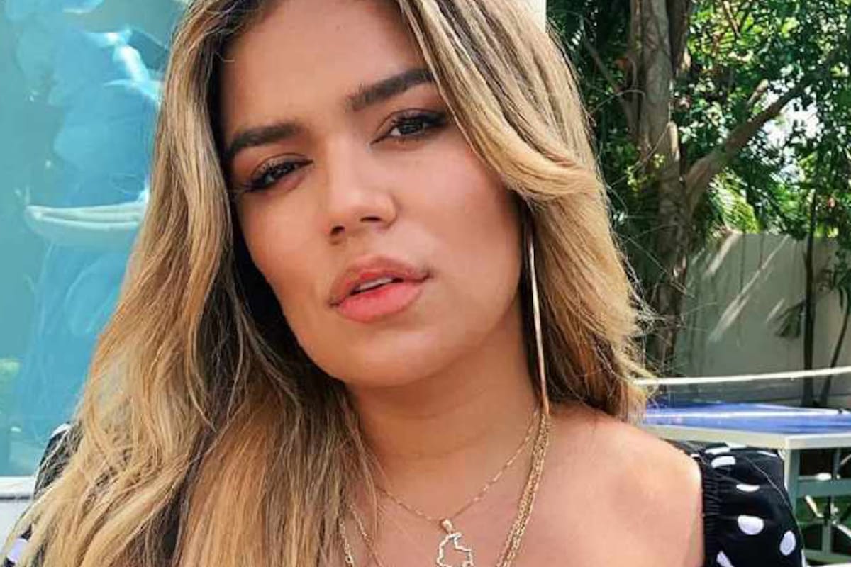 Karol G provoca Instagram al enseñar medio pezón