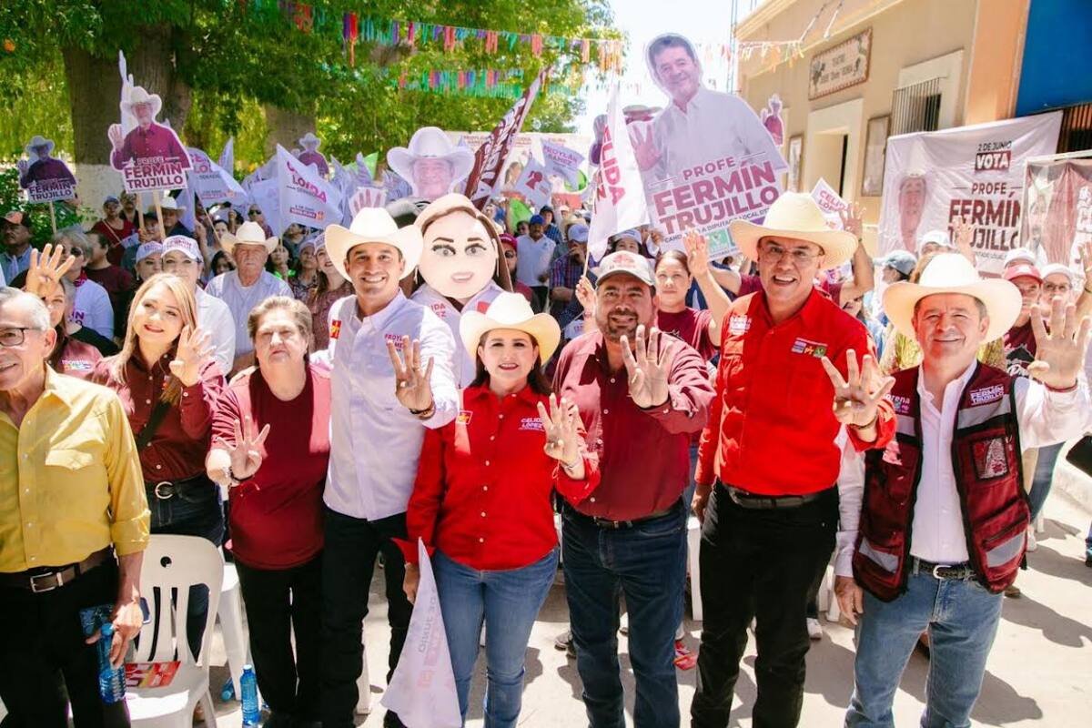 Van con Célida y Froylán en Ures