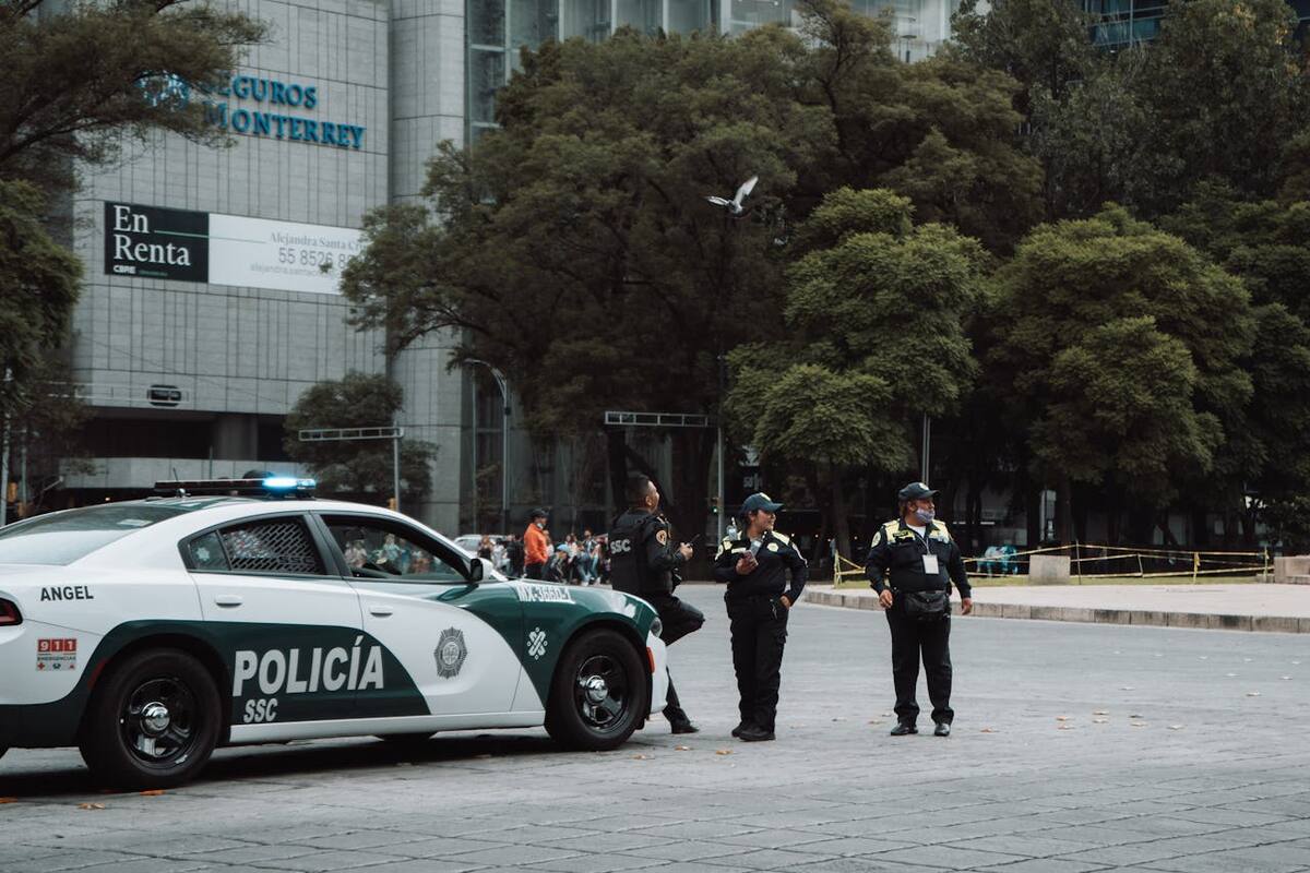 El empleo ofrece prestaciones de ley, comisiones y algunos otros beneficios