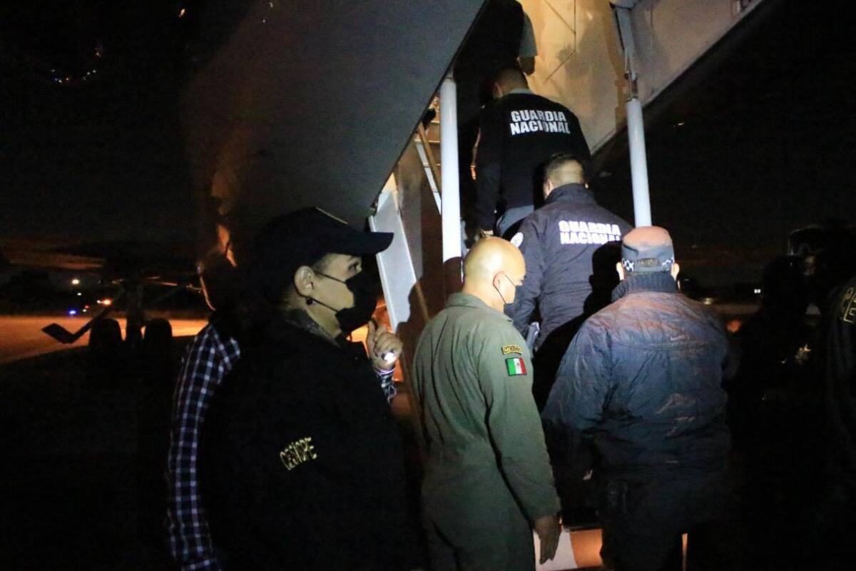 Trasladan a 41 presos de Tijuana a distintos Ceresos del País