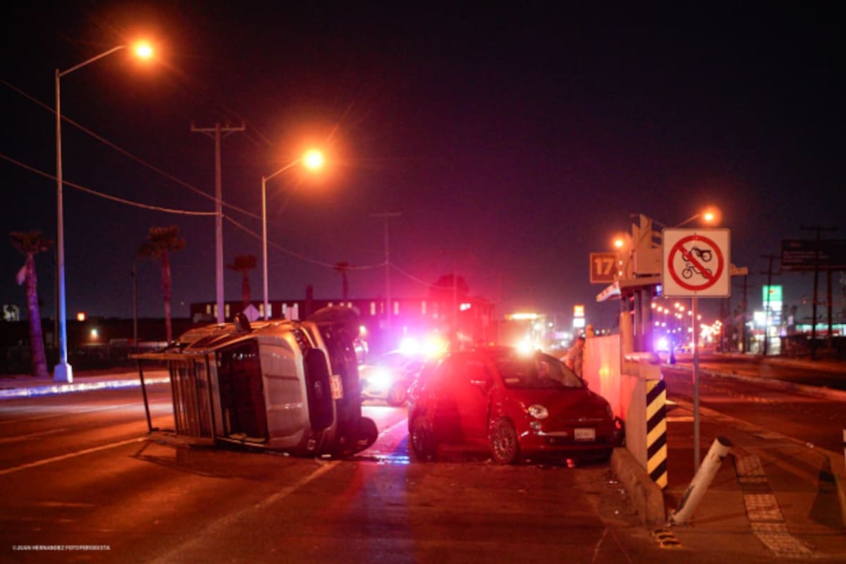 Conductor se desmaya al volante y provoca carambola en Mexicali