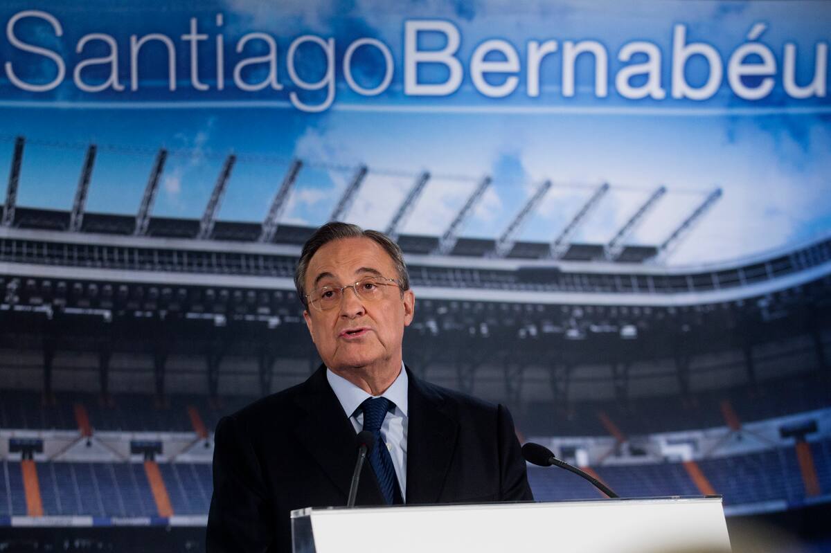 Florentino se convirtió en presidente del Madrid por primera vez en el año 2000. (AP Photo/Paul White)