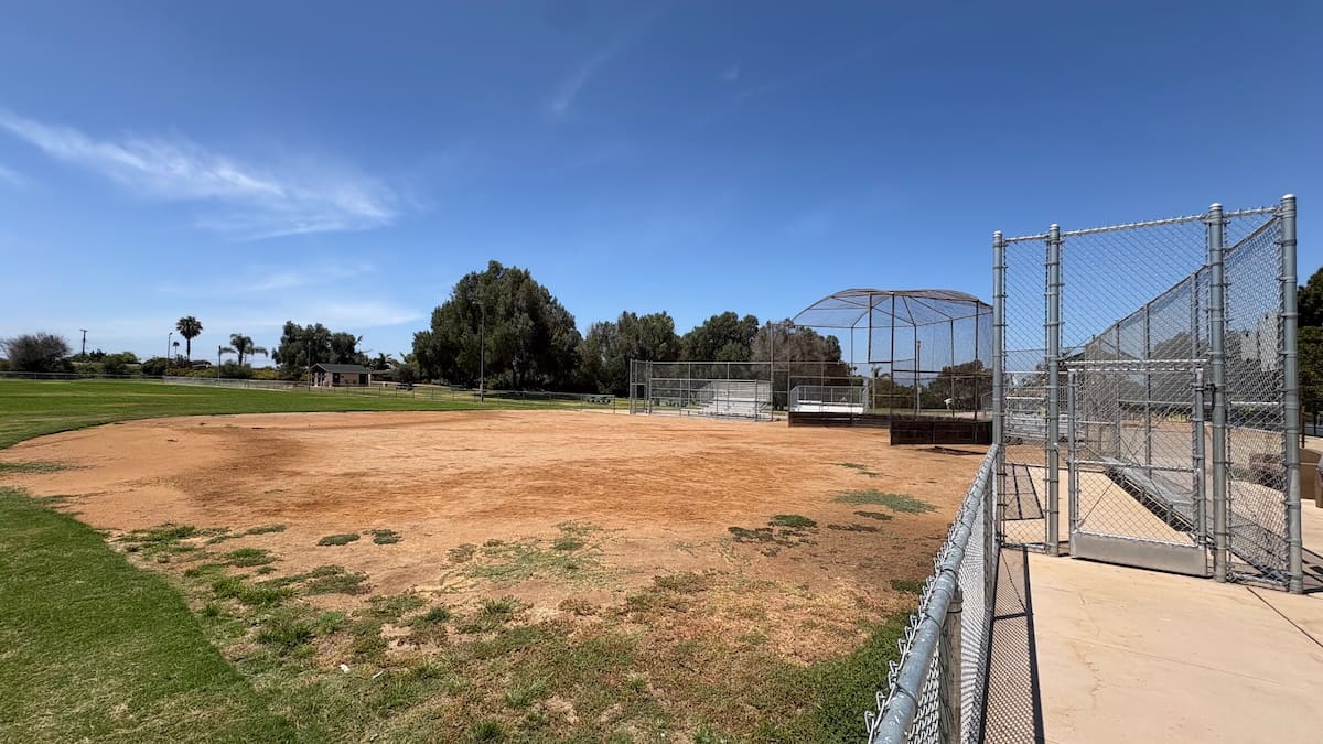 La remodelación del parque Olive Grove incluyó un nuevo campo de béisbol, área de juegos, canchas renovadas y mejoras de accesibilidad, tras una inversión de 6.6 millones de dólares. Foto: Ana Gómez