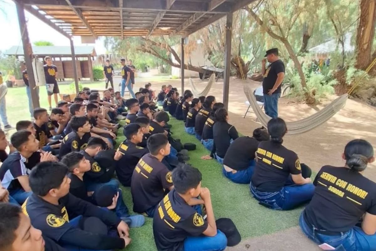 La asociación Patria, Juventud y Virtud ofrece clases gratuitas de acondicionamiento físico y mental para jóvenes