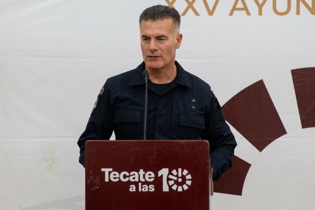 Policía de Tecate separa de atención ciudadana a agente captado en video recibiendo dinero