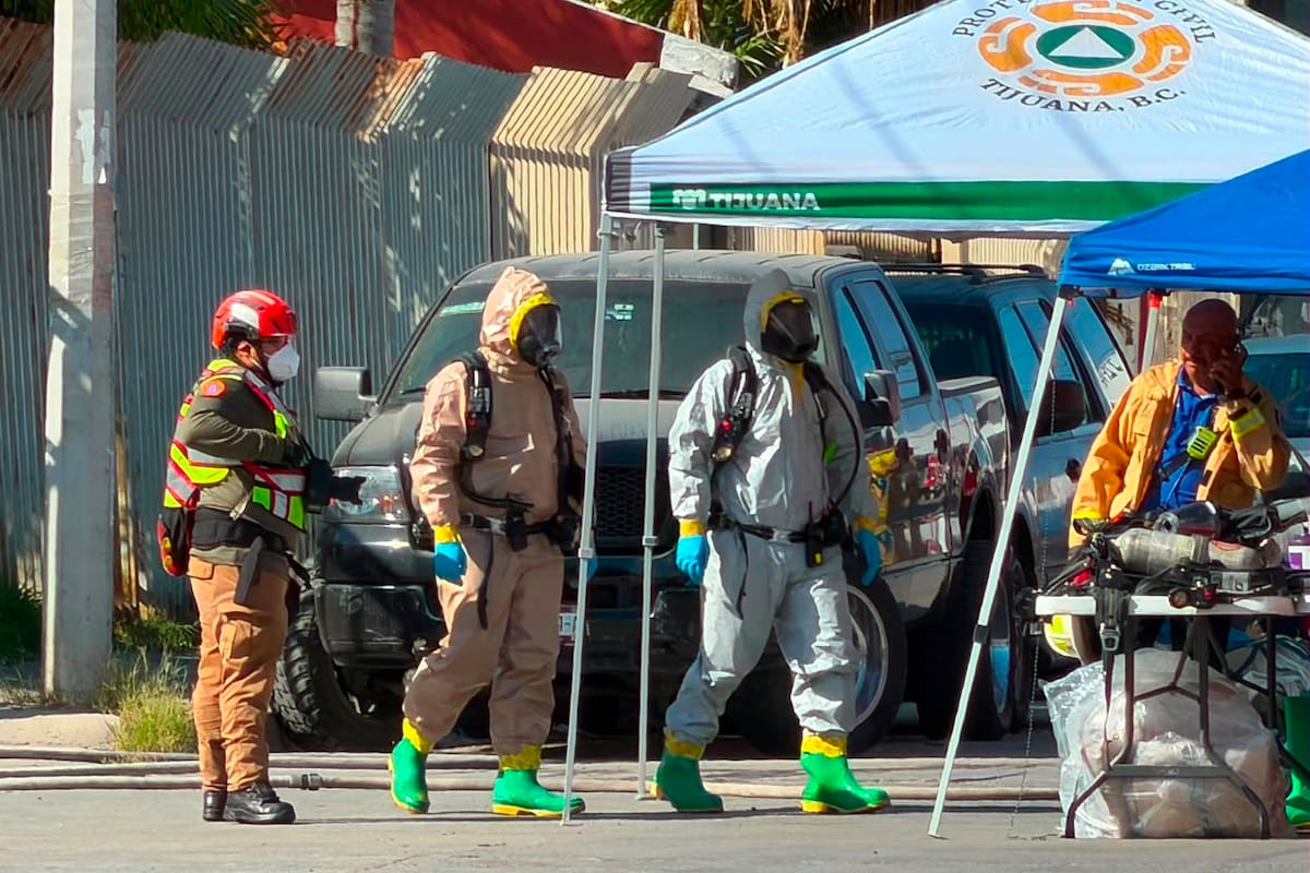 Fuga de ácido nítrico tras incendio moviliza a Bomberos en Ciudad Industrial de Tijuana
