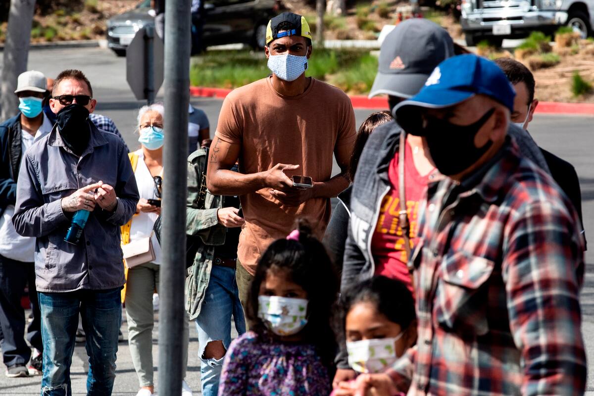 ¿Tienes visa? Mexicanos viajan a EU para vacunarse contra el Covid-19