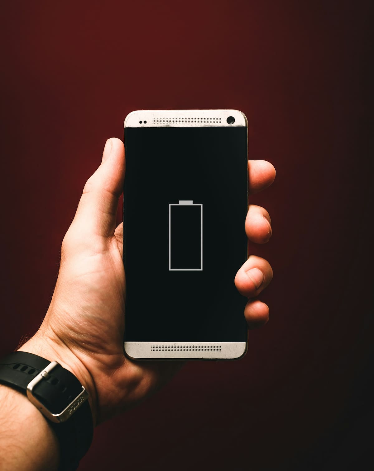 Algunos hábitos pueden ayudar a extender la vida útil de la batería del celular, por lo que es importante que los conozcas. | Foto: Unsplash