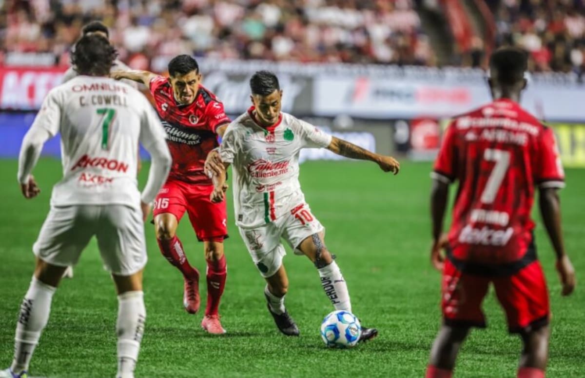 Efraín Juárez anotó un gol para Chivas. (Foto: AGP Deportes)