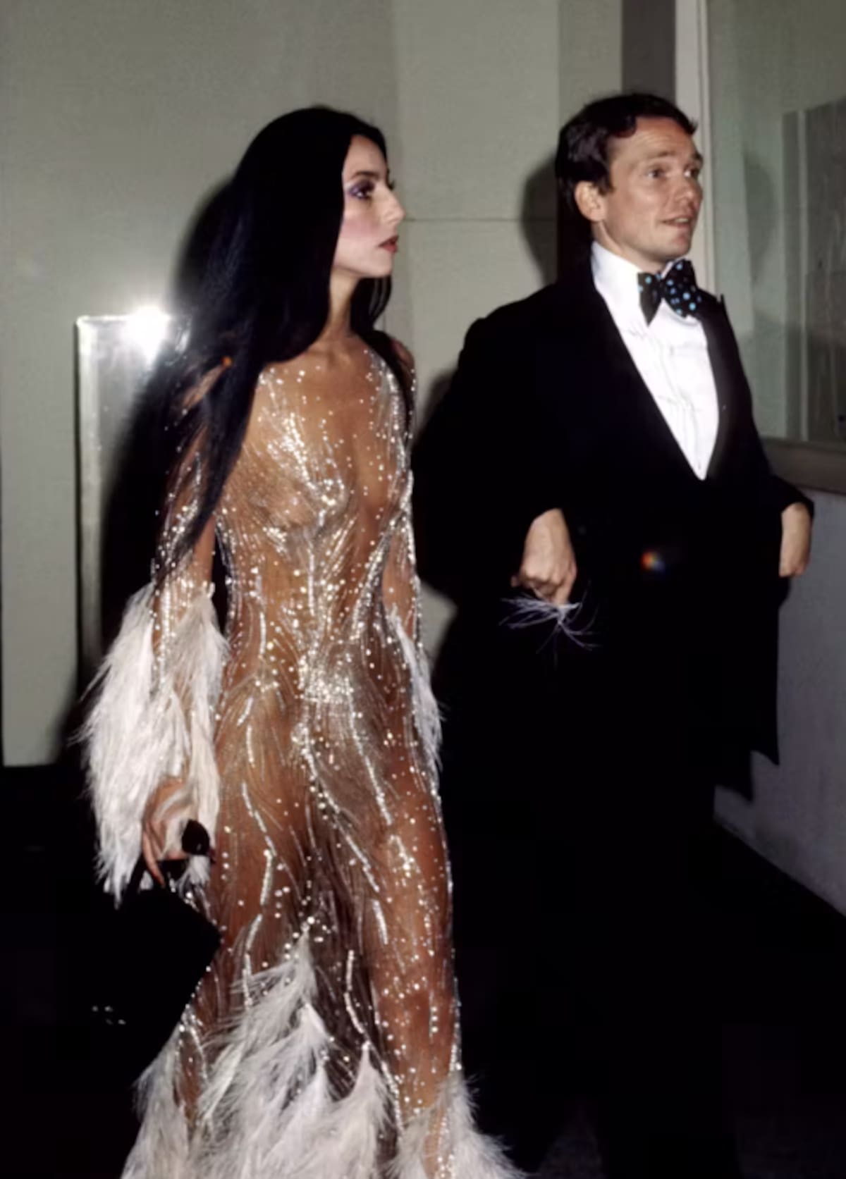 Bob Mackie construyó una carrera de más de seis décadas vistiendo a grandes estrellas y convirtiendo sus diseños en parte del espectáculo. Foto: Agencias.