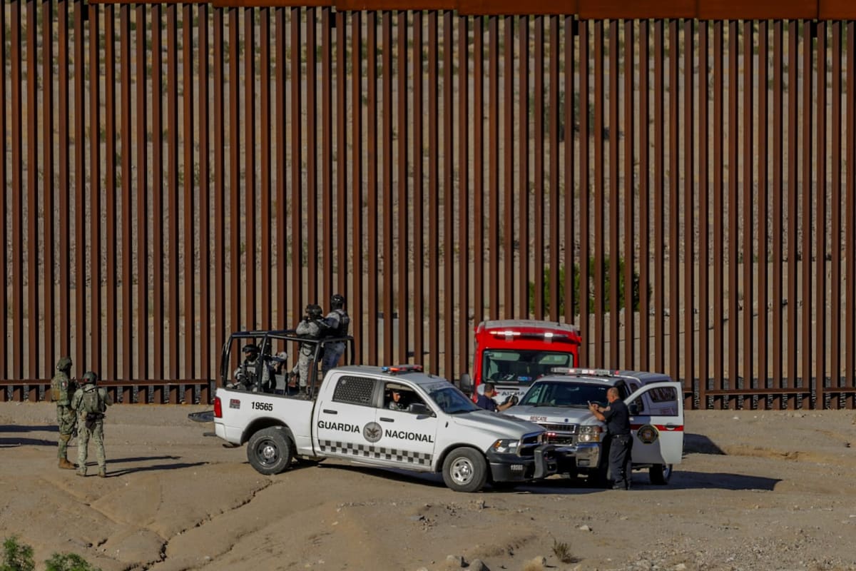 Migrante rumano cae del muro fronterizo y resulta lesionado