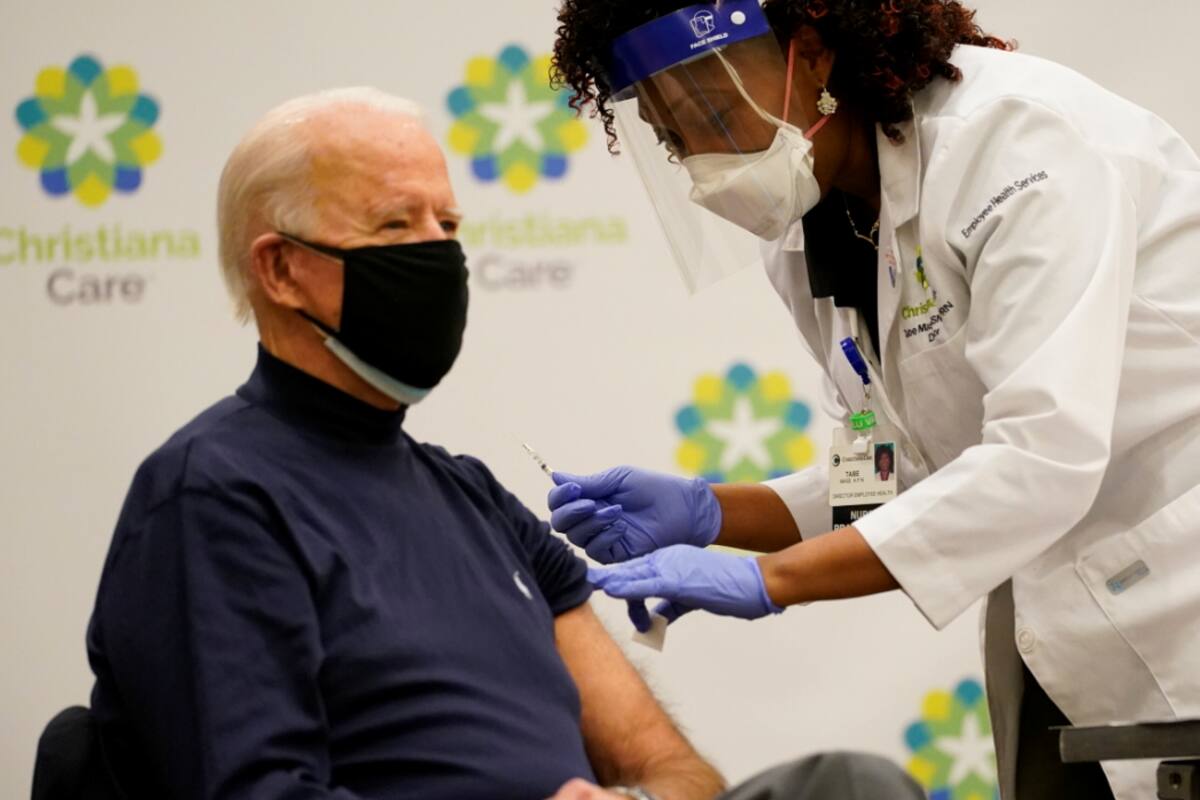 Joe Biden se vacuna contra Covid-19; recibe dosis de Pfizer y BioNTech