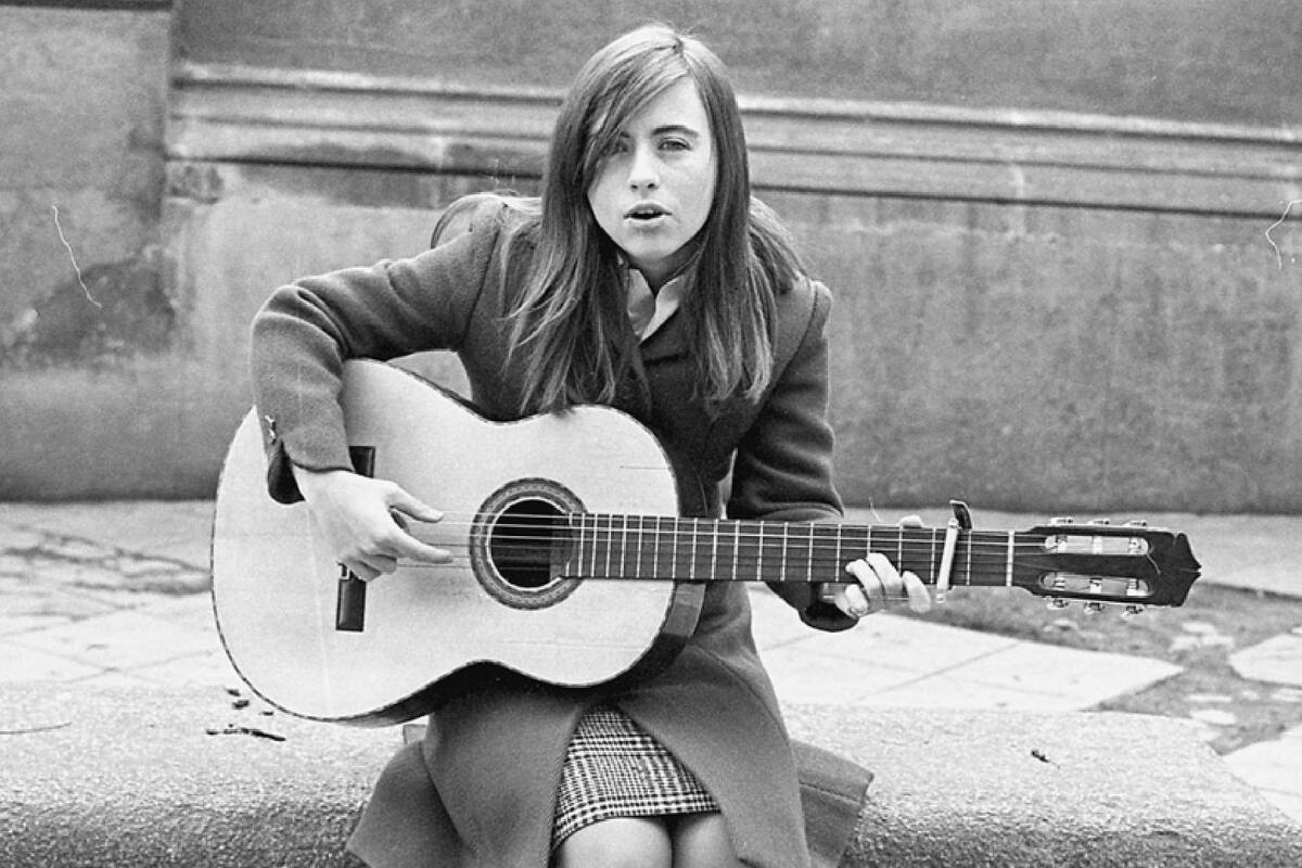 ¿Conoces la historia del himno feminista de Mari Trini? "Yo no soy esa" ha dado consuelo a miles de mujeres a lo largo del mundo