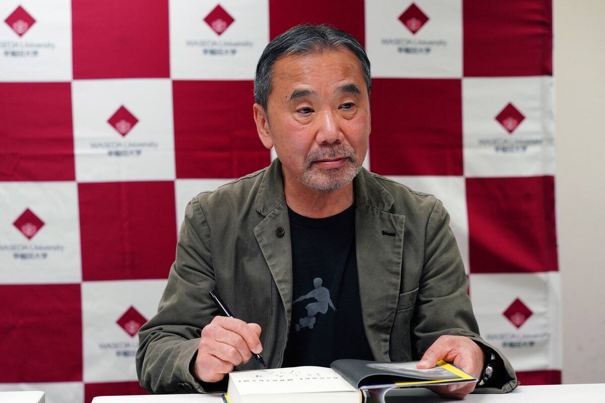 Transmite Haruki Murakami programa de radio desde su casa
