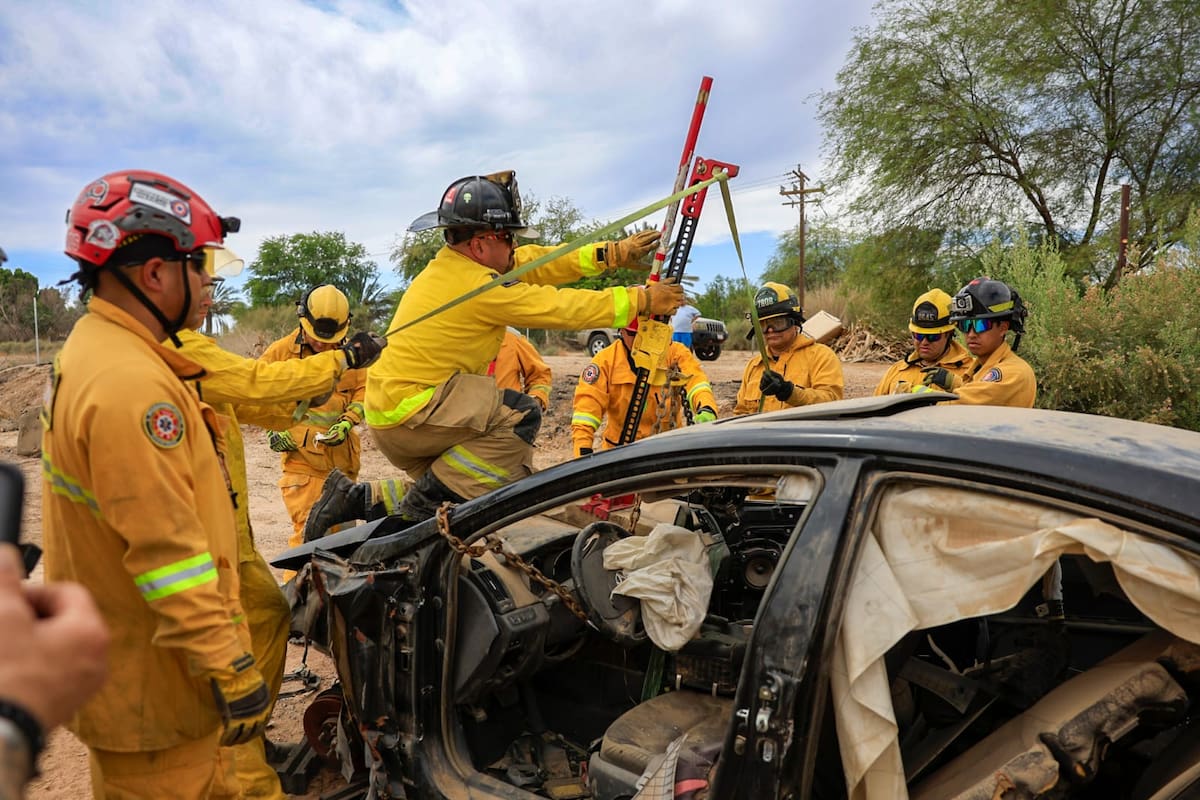 Bomberos se capacitan en rescate vehicular con “Quijadas de la Vida” para mejorar respuesta a emergencias