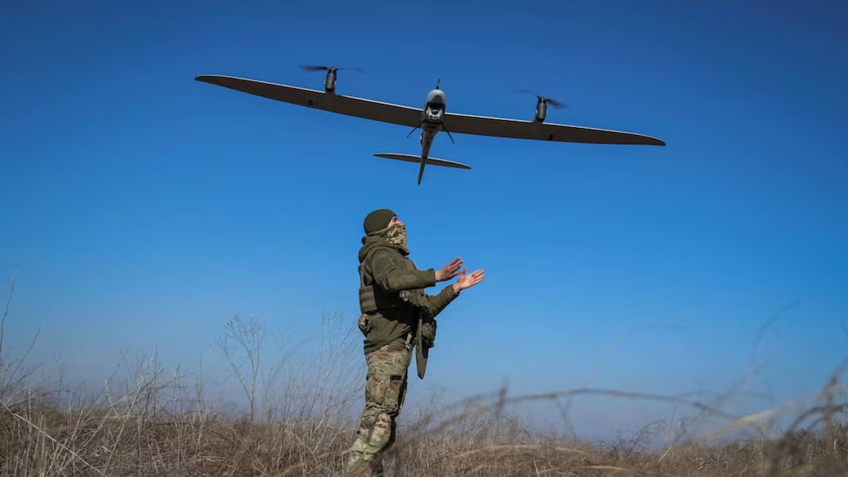 Ucrania redujo a 38% su dependencia de componentes chinos en drones militares y avanzó en la construcción de una industria autónoma tras producir miles de unidades diarias en plena guerra