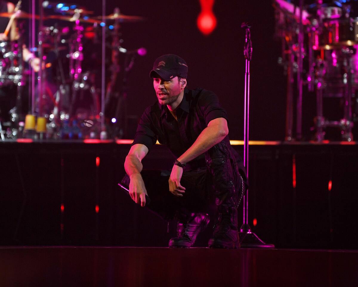 LAS VEGAS, NEVADA - SEPTEMBER 25: Enrique Iglesias performs onstage at MGM Grand Garden Arena on September 25, 2021 in Las Vegas, Nevada. (Photo by Denise Truscello/Getty Images for Live Nation)