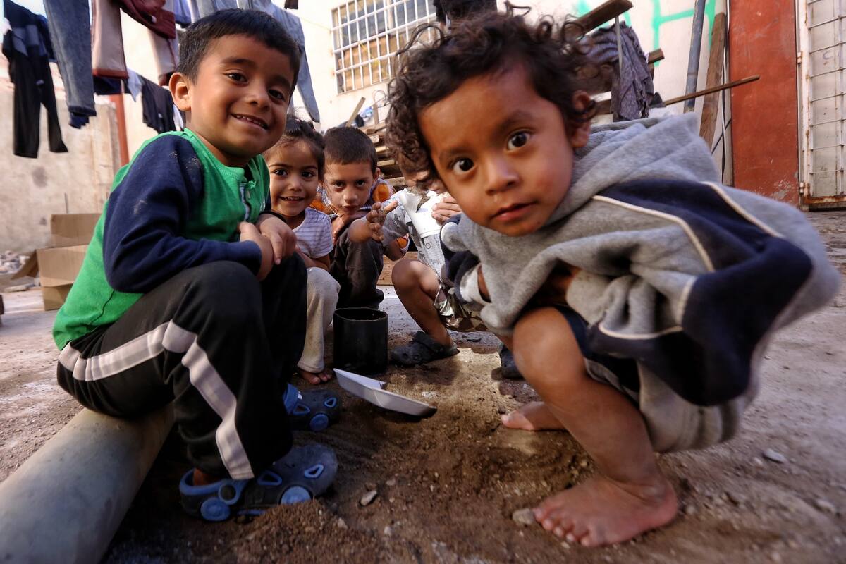Buscan ayuda para construir baños en albergue de migrantes