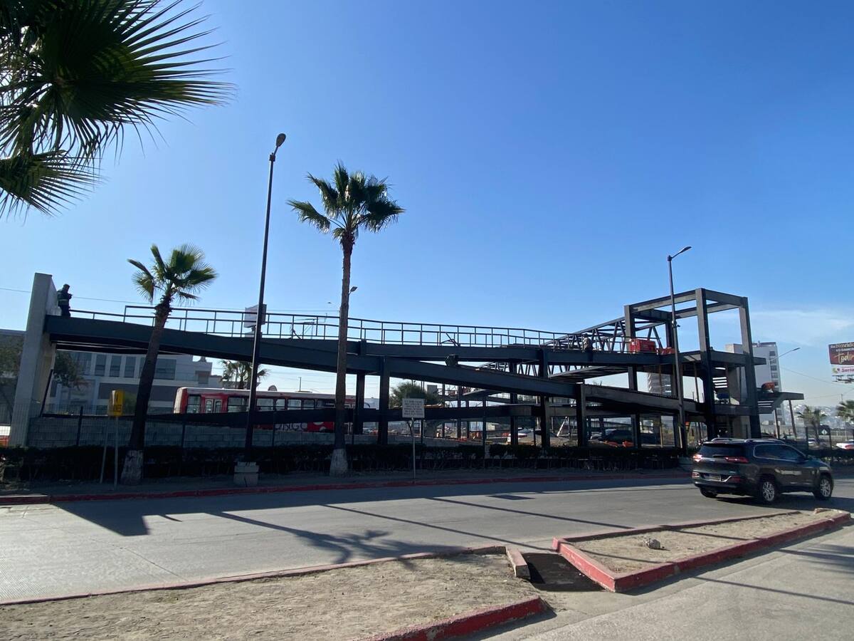 La ciudadanía que se dirige al centro comercial o va hacia otro destino cercano será beneficiada con la habilitación del puente.