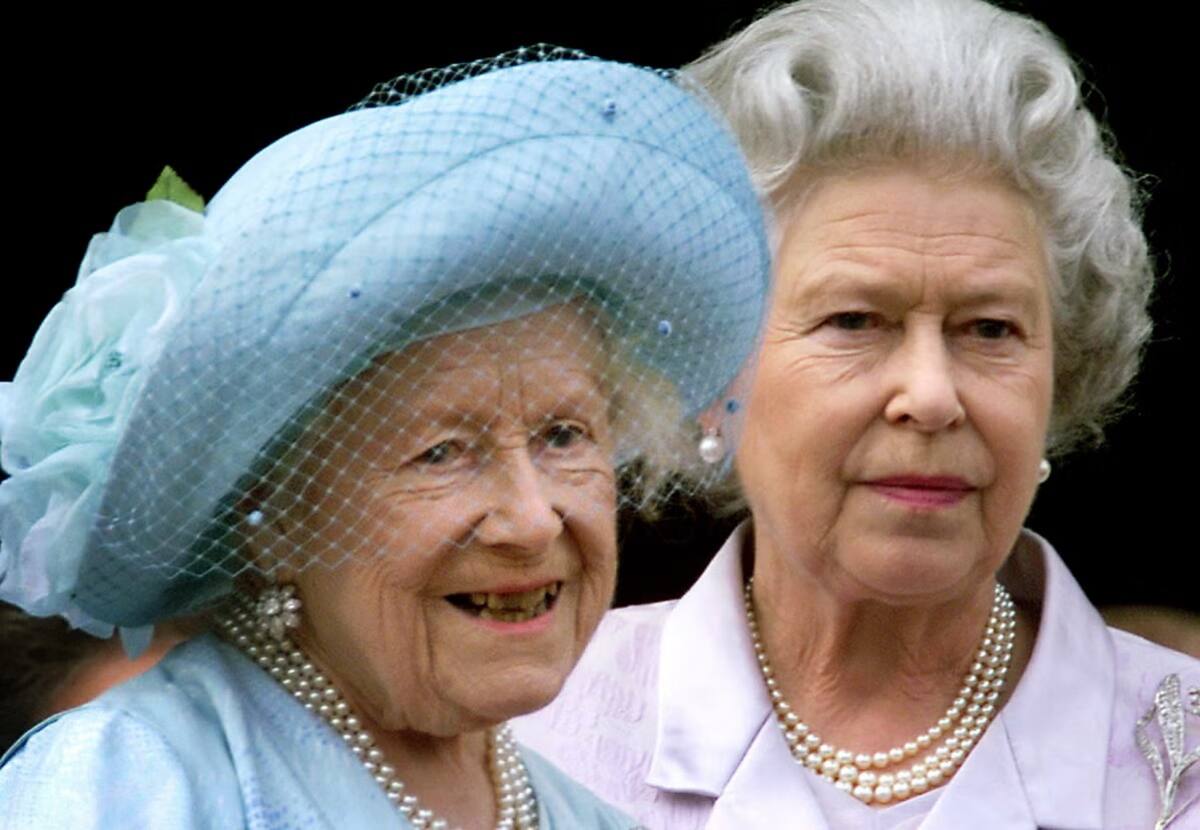 La reina Isabel y su hija, a reina Isabel II