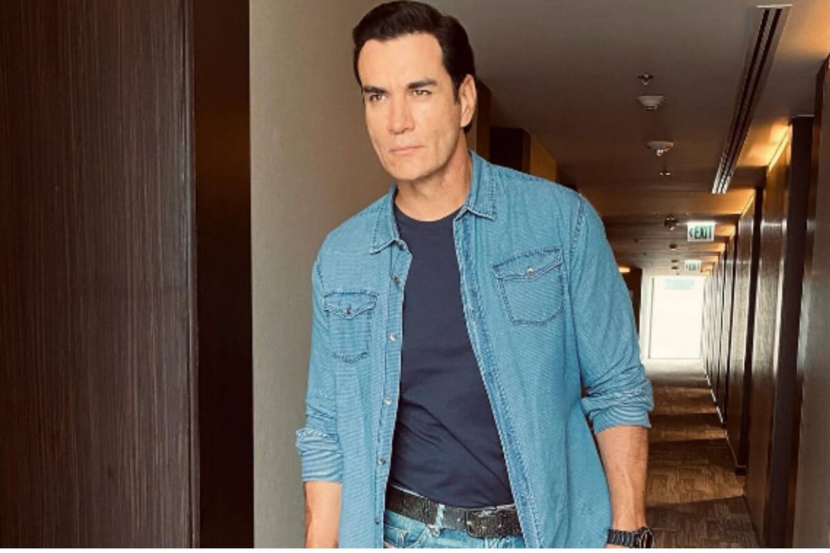 Exhiben a David Zepeda ligando con seguidoras en redes sociales