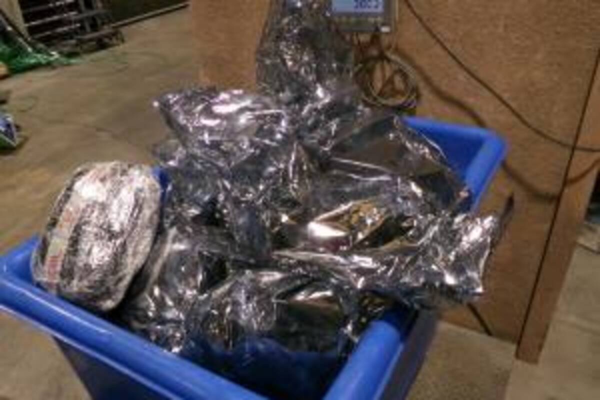 Localizan metanfetamina y cocaína en cargamento de repisas