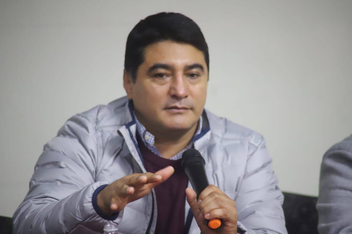 Va Morales contra extorsiones a empresarios