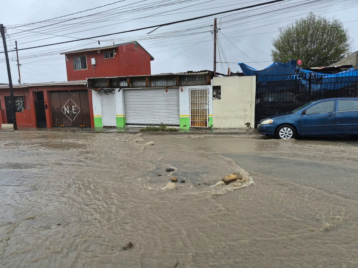 Calles de la colonia Obrera presentan inundaciones y acumulación de basura tras las lluvias de Rachel. Foto: Emmanuel Castañeda
