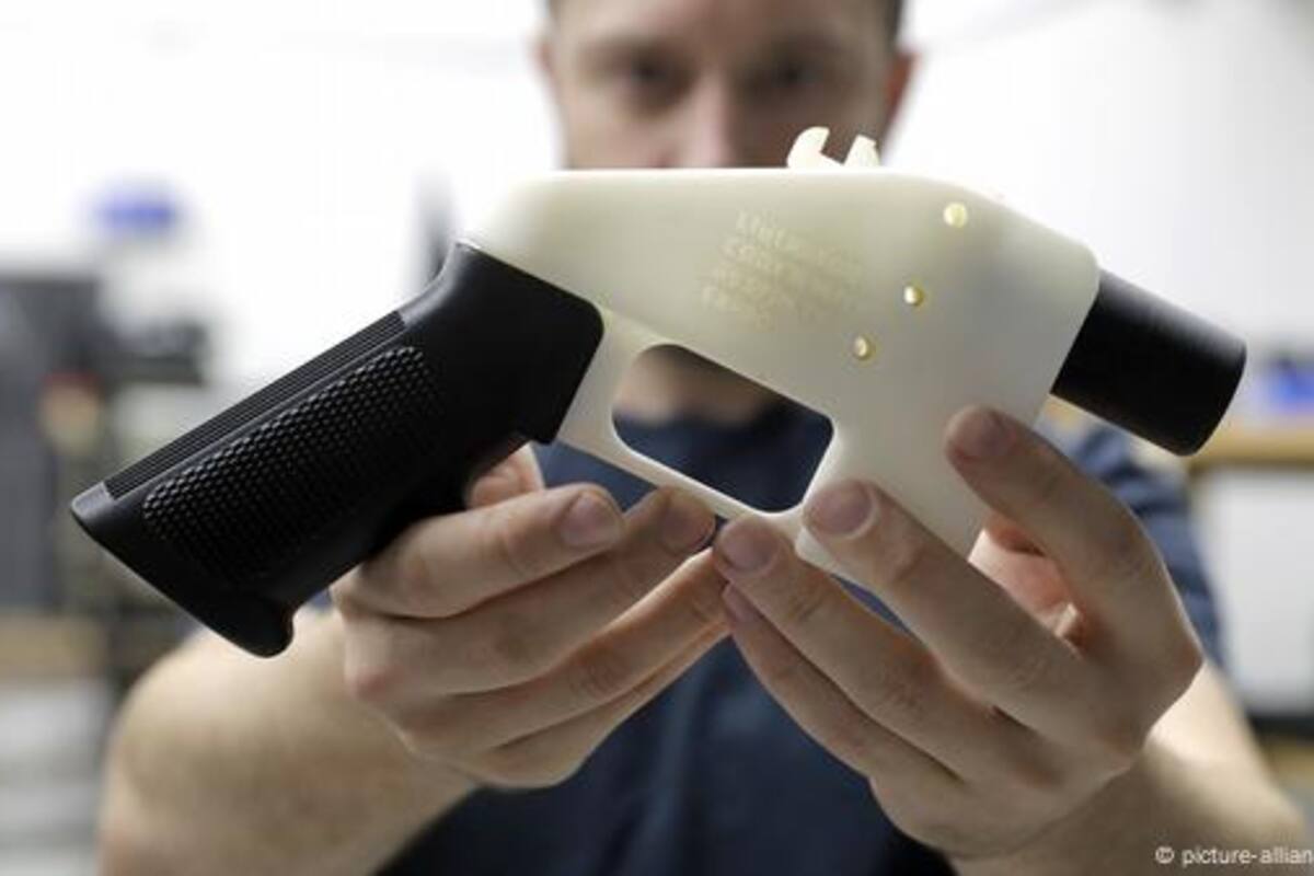 Sheinbaum reforma Ley de Armas: prohíben armas 3D, blindajes adaptados y accesorios tácticos