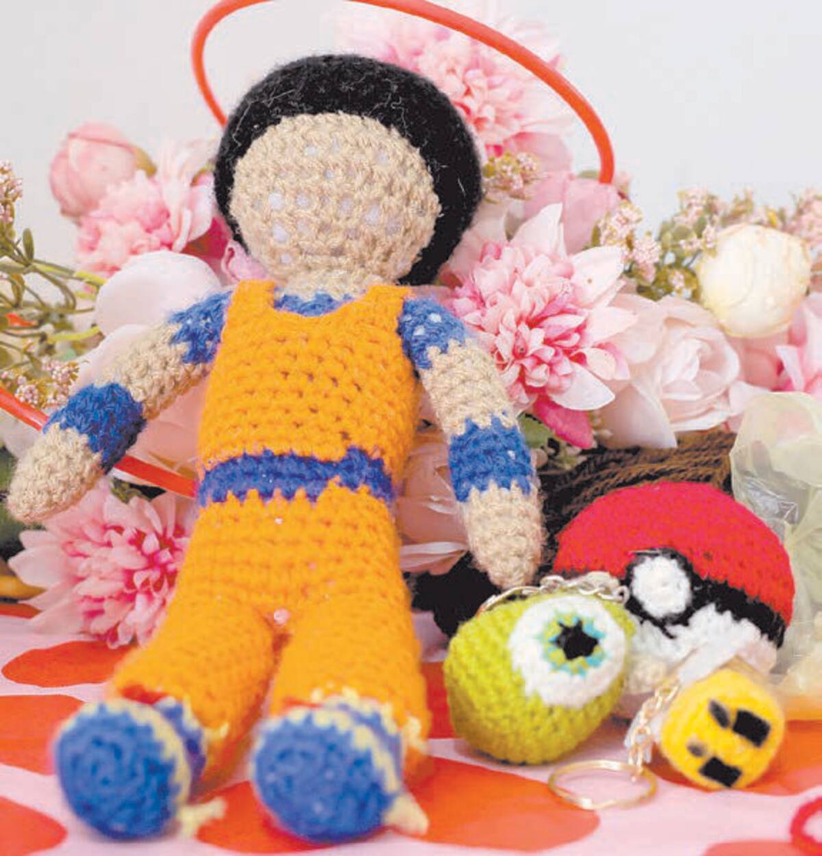 Aunque al principio algunos compañeros le decían que tejer era “cosa de niñas”, Ángel Ricardo lo ignoró y hoy realiza las mejores creaciones.