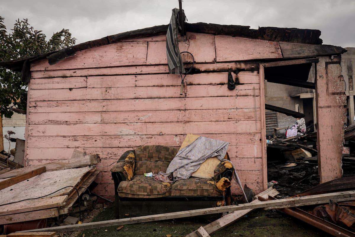 Lourdes Velázquez indicó que las víctimas siguen necesitando alimento, ropa y espacios temporales para dormir. Foto: Leonardo González