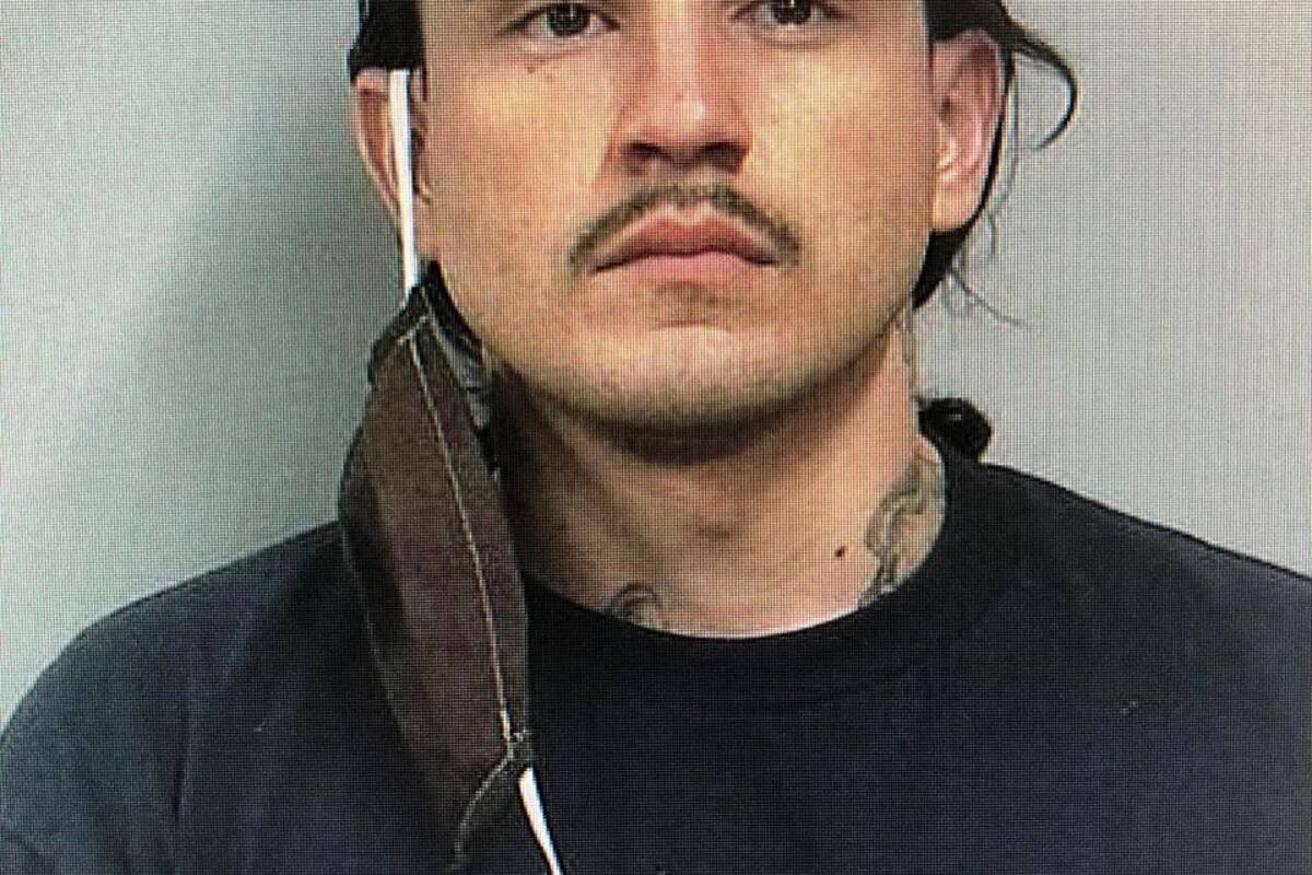 Rescatan a niño de hombre armado en Calexico