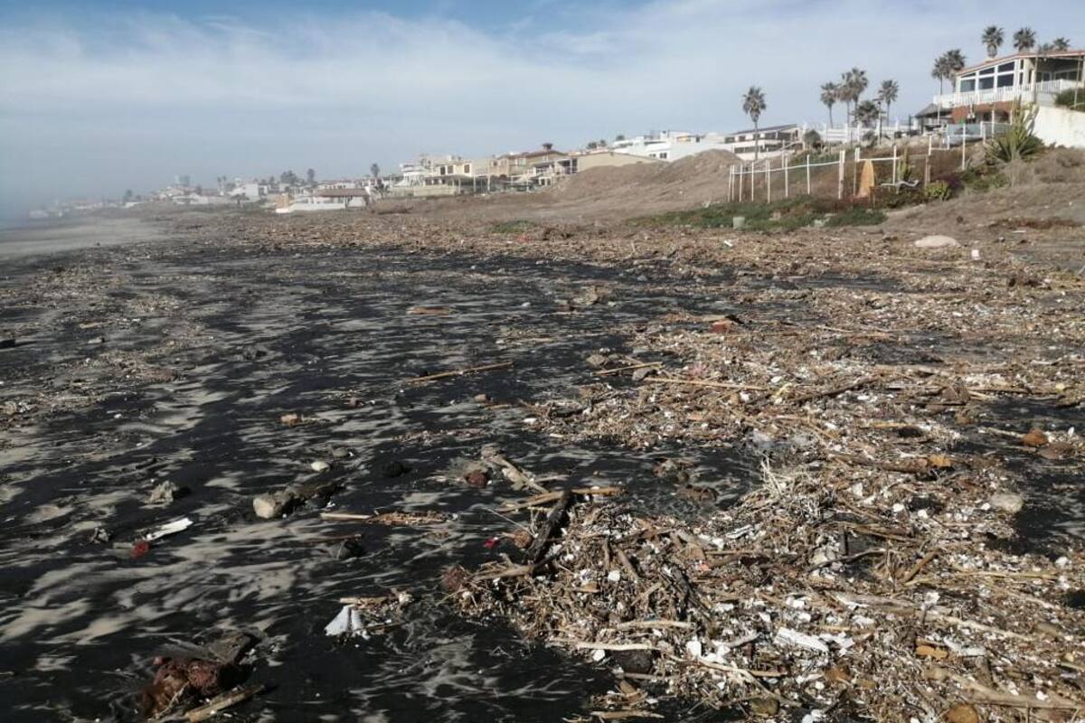 Rosarito: Playa El Bebé inundada de basura