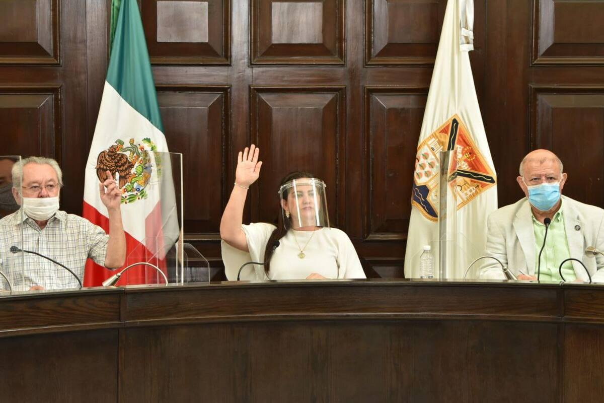 Llama la alcaldesa a no salir sin protección