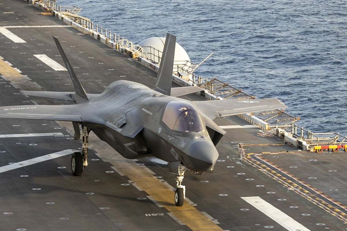 Estados Unidos activa un bloqueo naval contra puertos de Irán y advierte que interceptará buques internacionales que entren o salgan mientras mantiene abierto el paso clave del estrecho de Ormuz