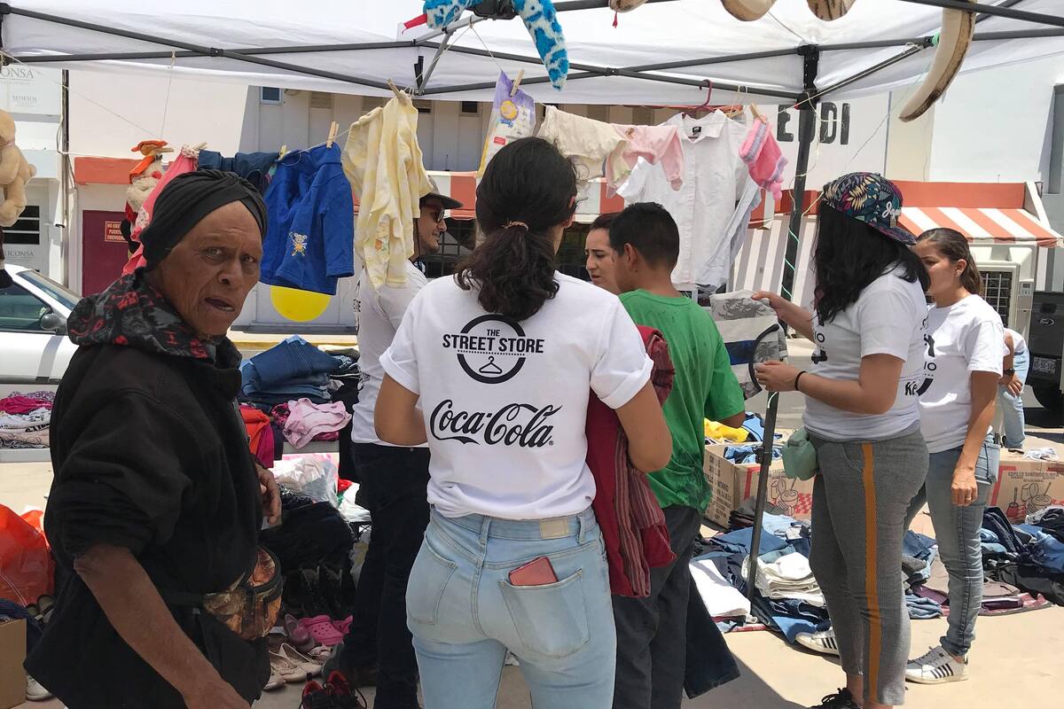 Con "Street Store", alumnos de ITH apoyan a personas en situación de calle