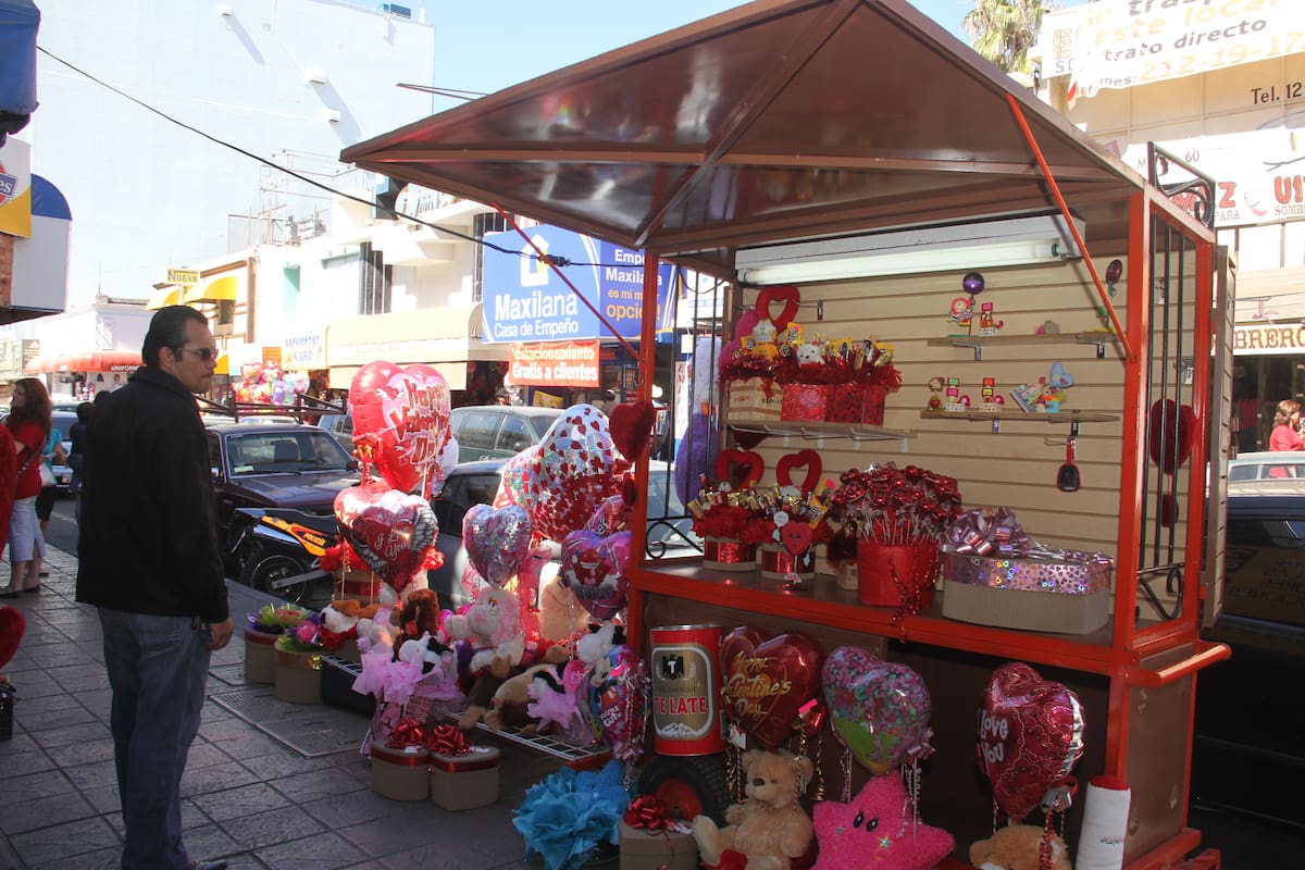 Aumenta presencia de vendedores ambulantes en el Centro de Hermosillo; la mayoría en tres calles