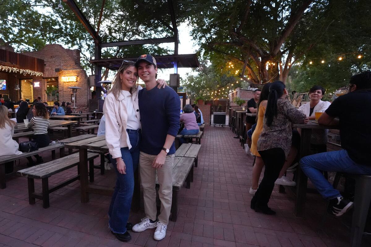 Un brindis por este año 2024 en el Parque La Ruina