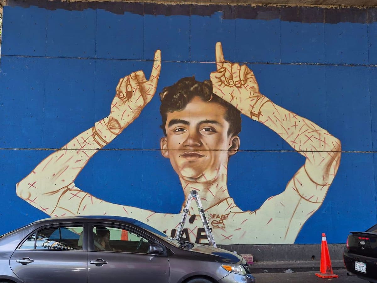 El artista tijuanense Mode Orozco plasmó un mural en honor a Isaac del Toro en la garita de San Ysidro, tras convertirse en el primer mexicano en subir al podio del Tour de Francia.
Foto: Emmanuel Castañeda.