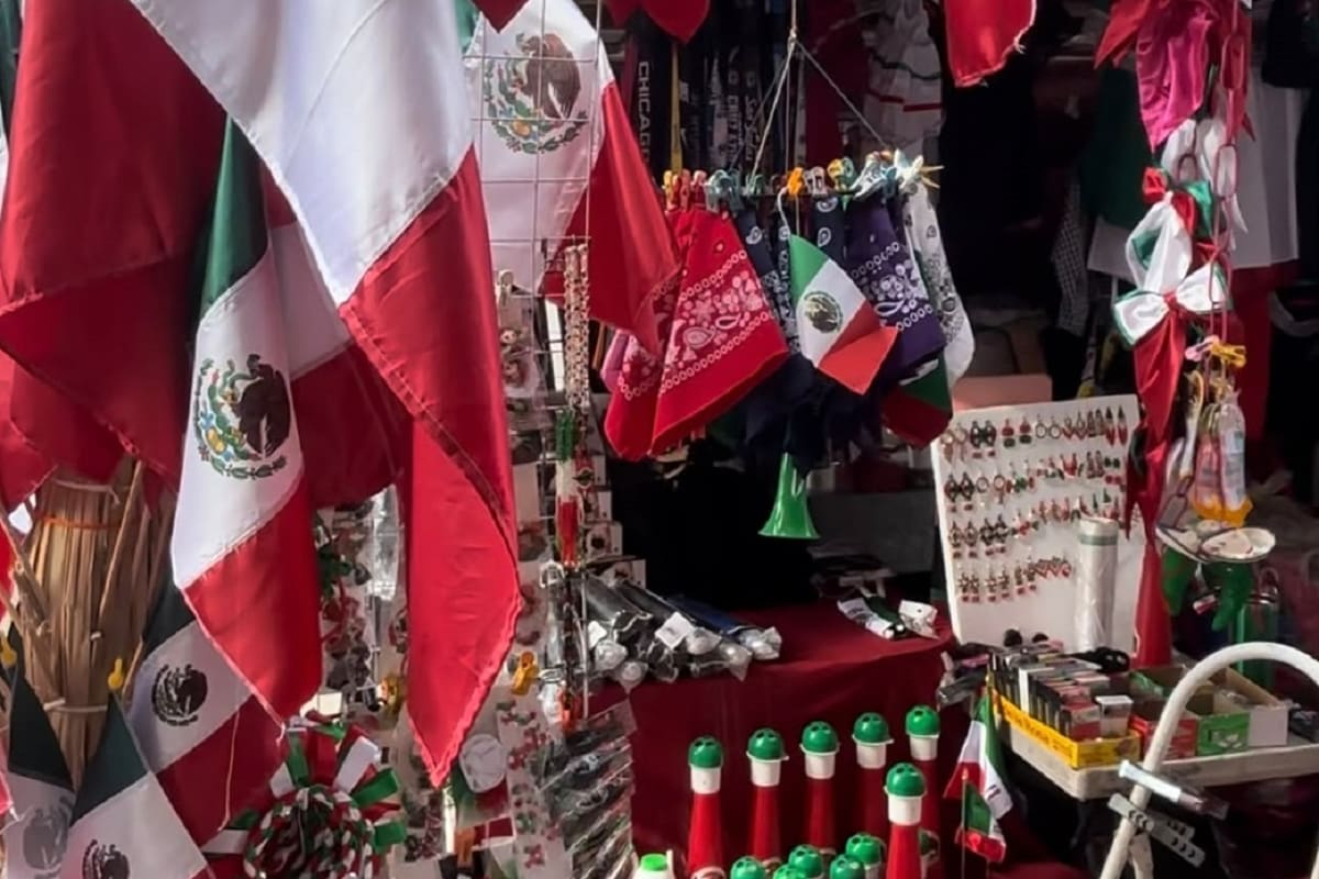 Ventas de ropa típica y artículos patrios suben 20% en Tijuana