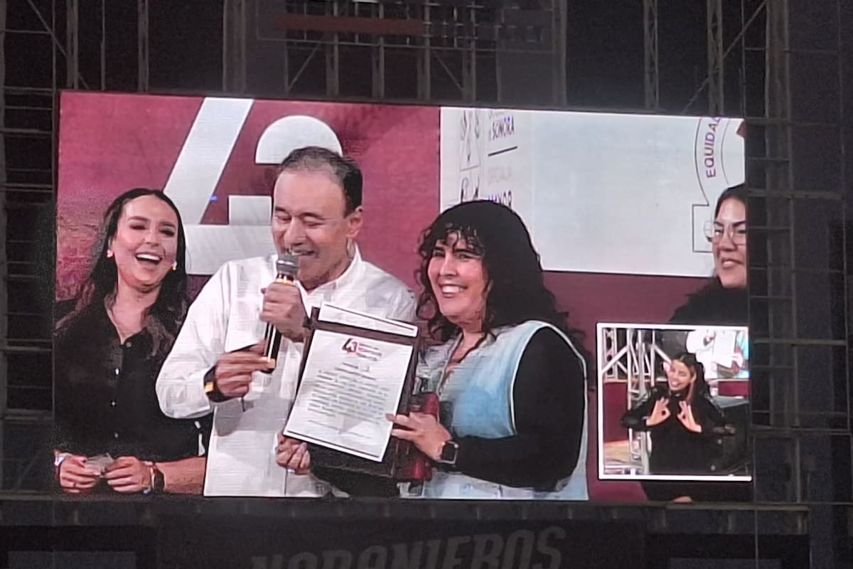 Gobierno de Sonora reconoce a más de mil servidores públicos en el 43 Festejo del Servidor Público