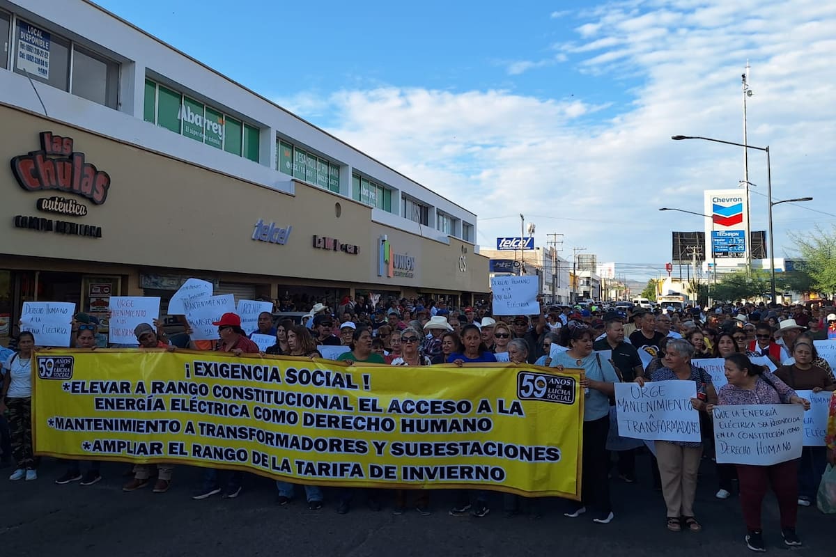Manifestantes de la Unión de Usuarios guardaron un minuto de silencio en memoria de las víctimas de la tragedia de Waldo’s