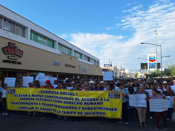 Manifestantes de la Unión de Usuarios guardaron un minuto de silencio en memoria de las víctimas de la tragedia de Waldo’s
