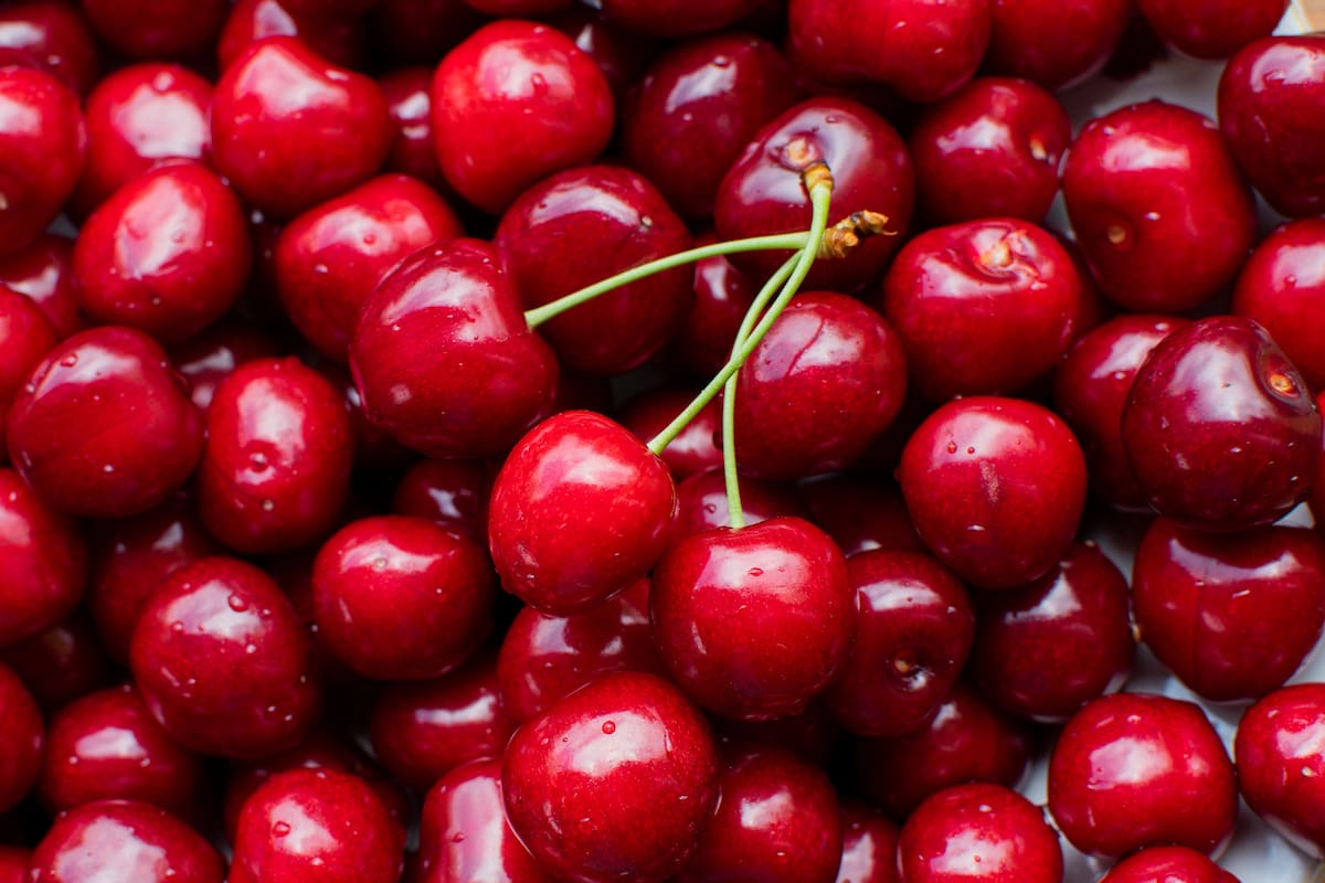 Beneficios ocultos de la cereza, la fruta que ayuda a dormir mejor y recuperarse más rápido