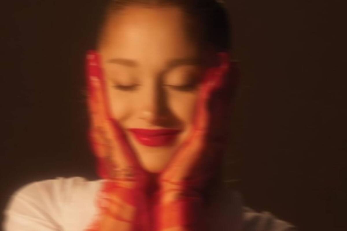 Ariana Grande supera los 100 millones de oyentes mensuales en Spotify