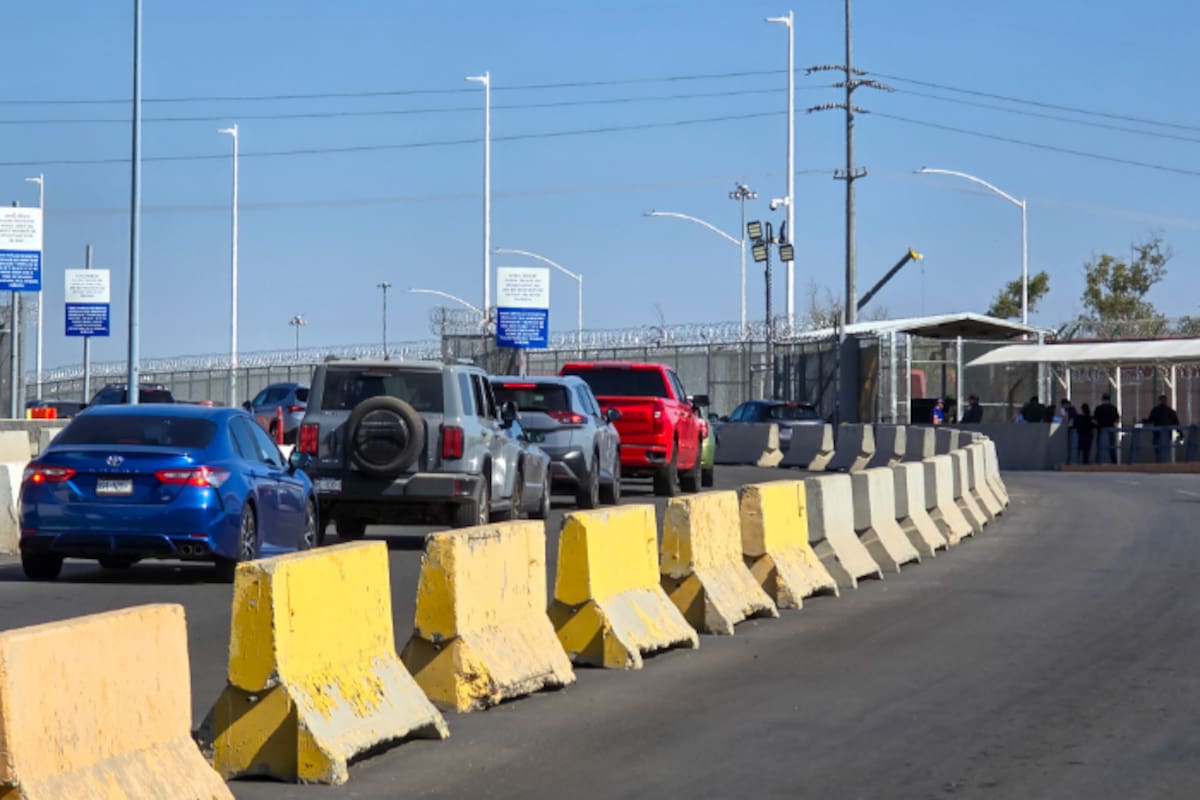 Tiempos de espera de 1 hora para cruzar a Calexico este jueves